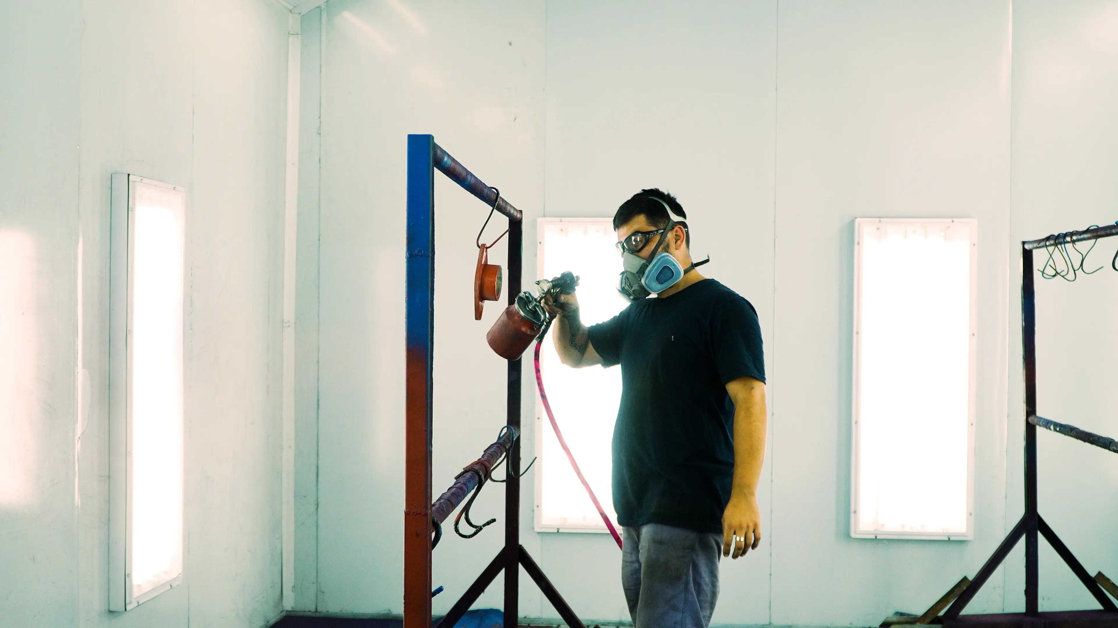 Cabina de pintura epoxi para bombas a tornillo industriales Naves Del Sur